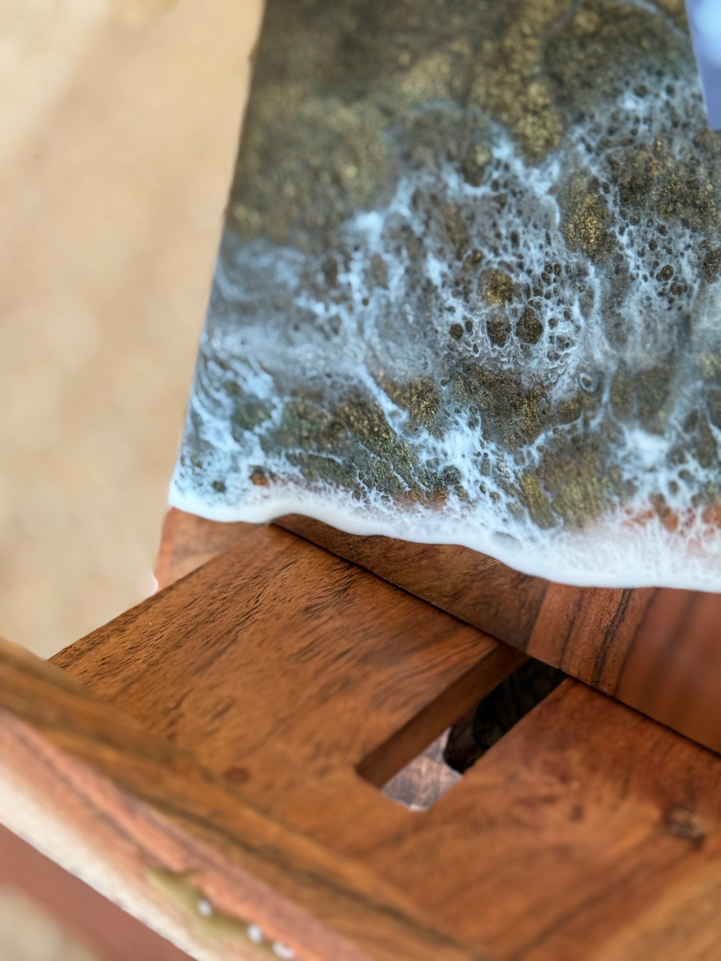 Golden Sands Tablet Stand